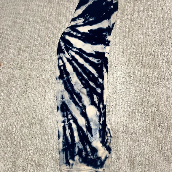 Cotton citizen blue and cream tie dye sweats - Picture 2 of 4